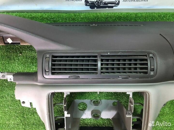 Передняя панель салона Volkswagen Passat