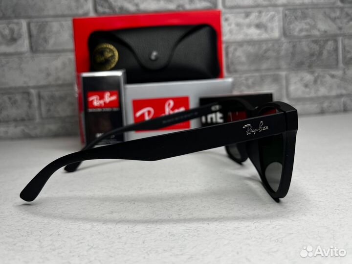 Солнцезащитные очки Ray Ban 4391-D