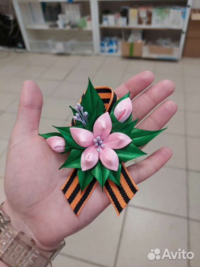 Броши бантики