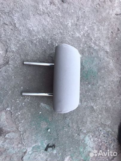 Подголовники задний центральный. mazda 3 2008 1е п