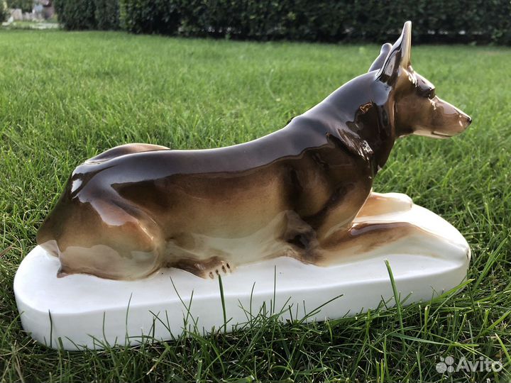 Старинный фарфор Овчарка Royal Dux Чехословакия