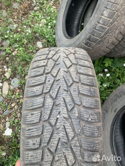 Nokian Tyres Hakkapeliitta 7 215/65 R16