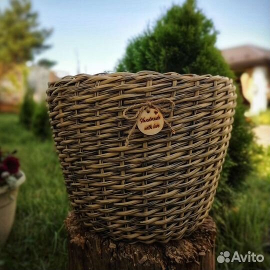 Кашпо плетеное