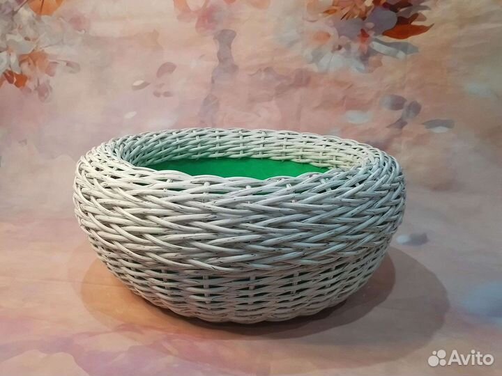 Кашпо из искусственного ротанга