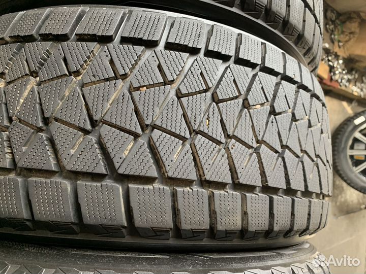 Bridgestone Blizzak DM-V2 275/45 R20