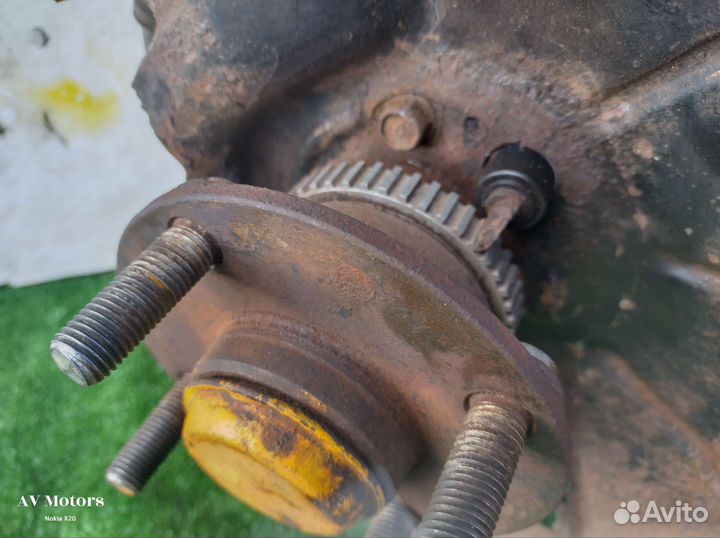 Задний поворотный кулак Kia Spectra с абс