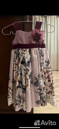 Нарядное платье для девочки3-4 года