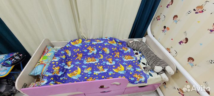 Продам кровать с матрасом