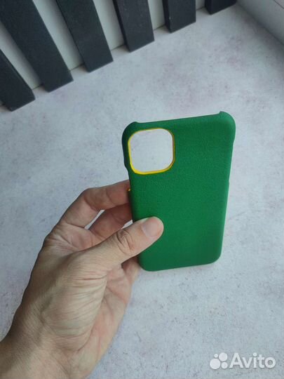 Чехол на iPhone 11 кожаный