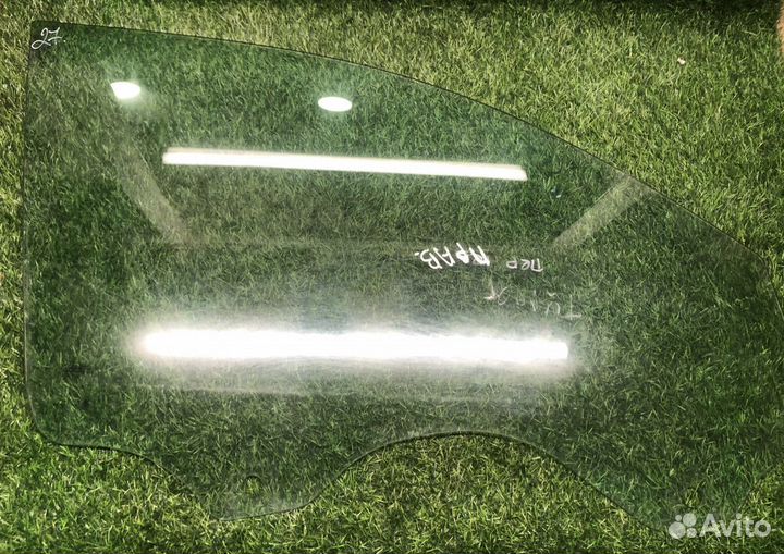 Стекло передней правой двери Volkswagen Touareg