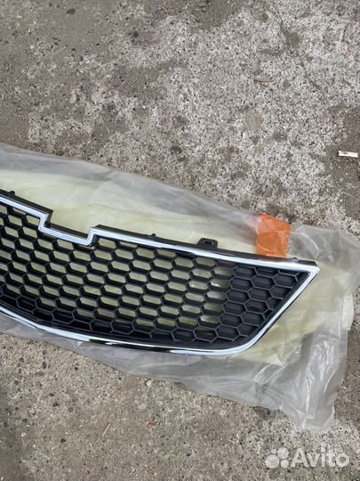 Решетка радиатора шевроле спарк м300 M300