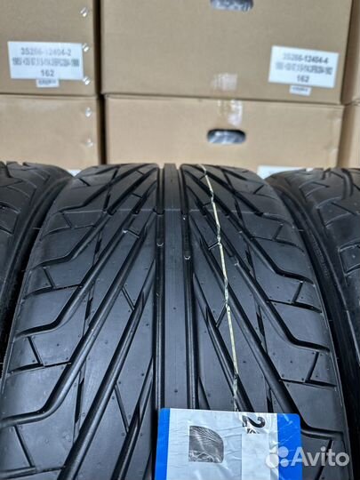 Triangle TR968 215/35 R19 85W