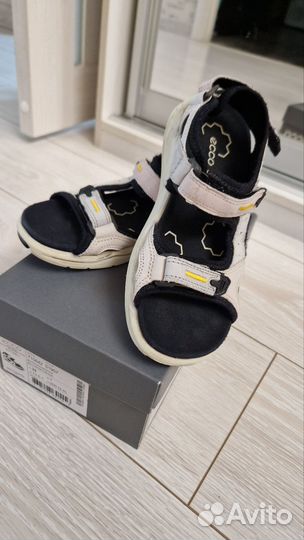 Сандали для девочки ecco