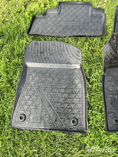 Автомобильные коврики резиновые