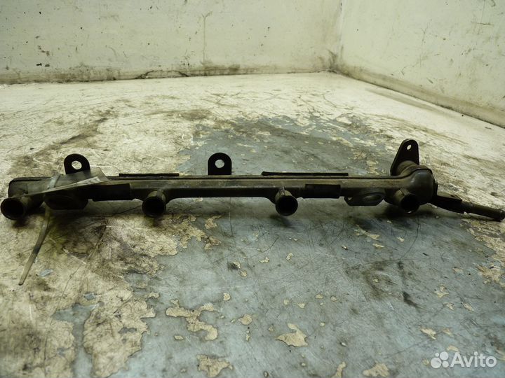 Топливная рейка / рампа Мазда 626 1998г 2л 85кВт