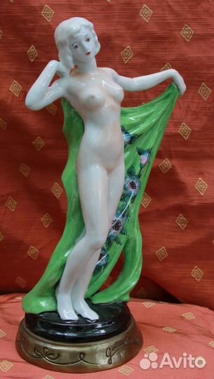 Обнаженная танцовщица. Арт-деко Goldscheider стиль