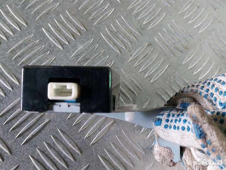 Блок центрального замка Тойота Хайлюкс 7