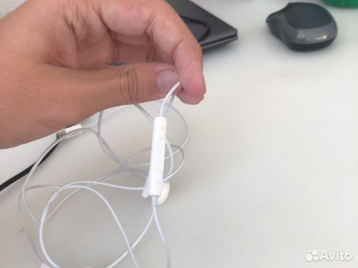 Проводные наушники