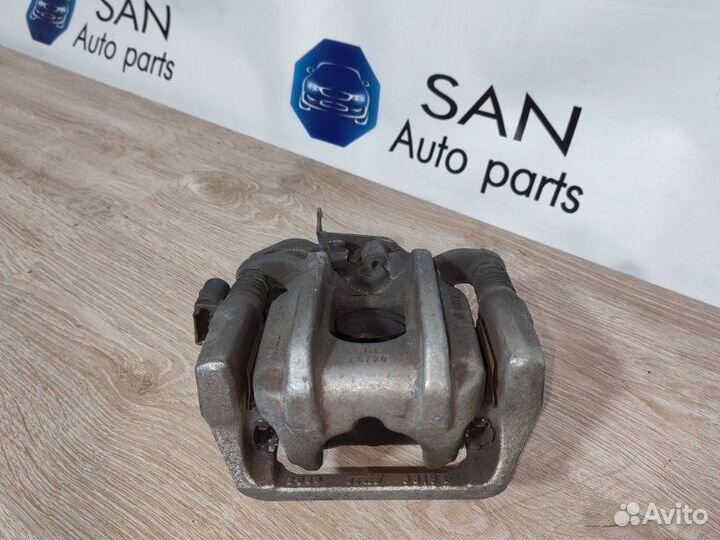 Суппорт задний левый Bmw 5 F10 N52B25 2011