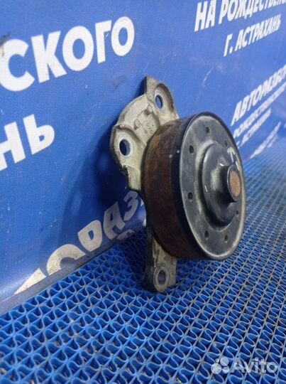 Помпа Toyota Auris хэтчбек 1ZR 2007