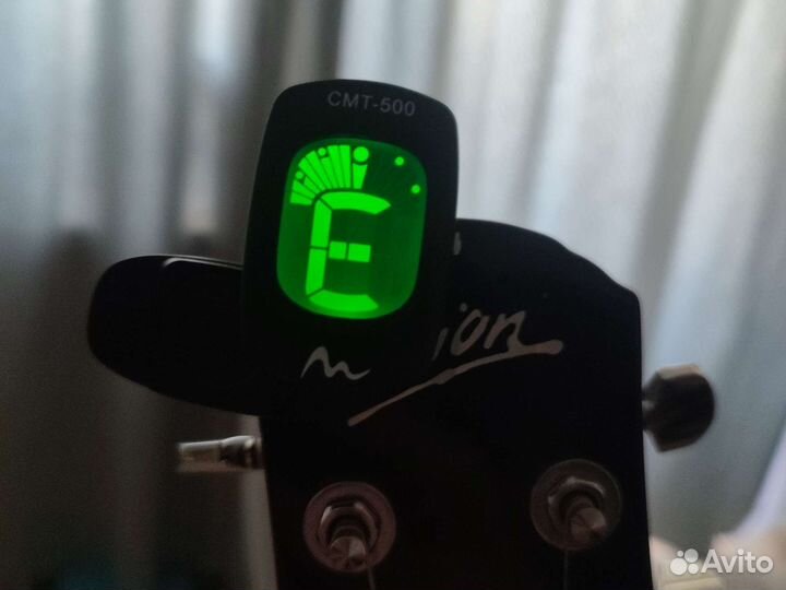 Тюнер для гитары