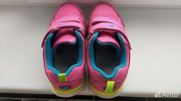 Кроссовки для девочки