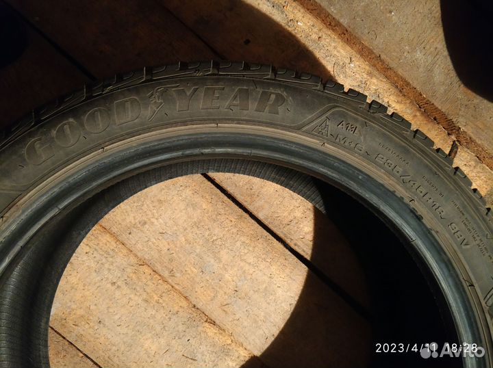 Goodyear UltraGrip Performance+ 235/45 R18