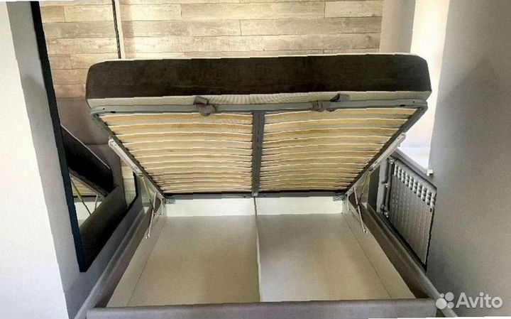 Мягкая дизайнерская кровать