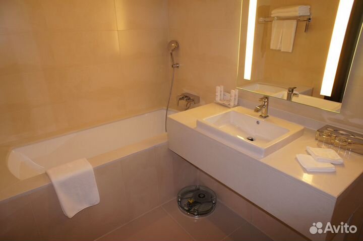 Столешница из натурального камня в ванную