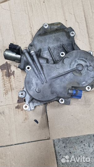 Крышки распредвалов vq35hr (левая и правая) обе