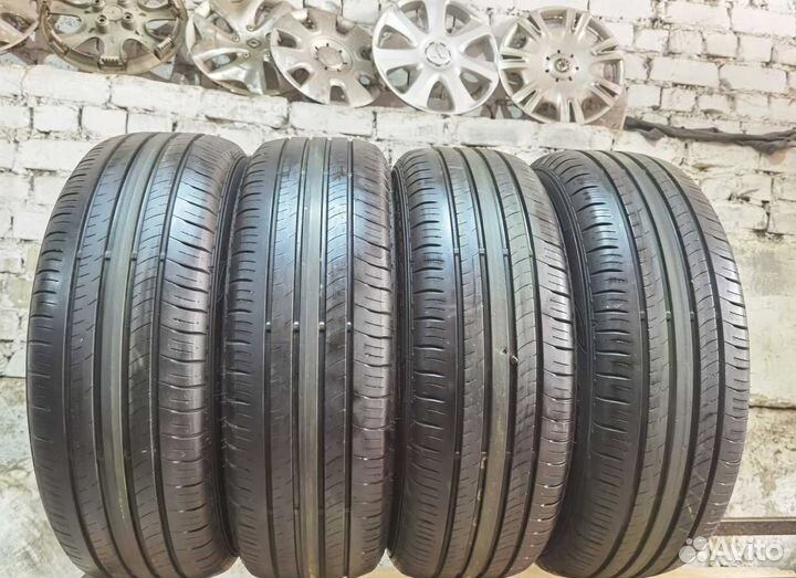 Dunlop Enasave EC300+ 215/60 R17 96H