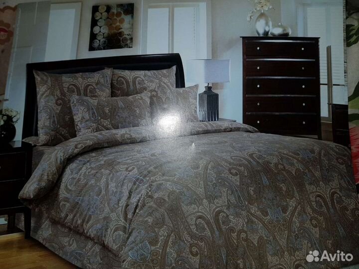 Пледы и подушки