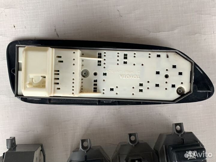 Эбу блок управления стеклоподъемников Королла 150