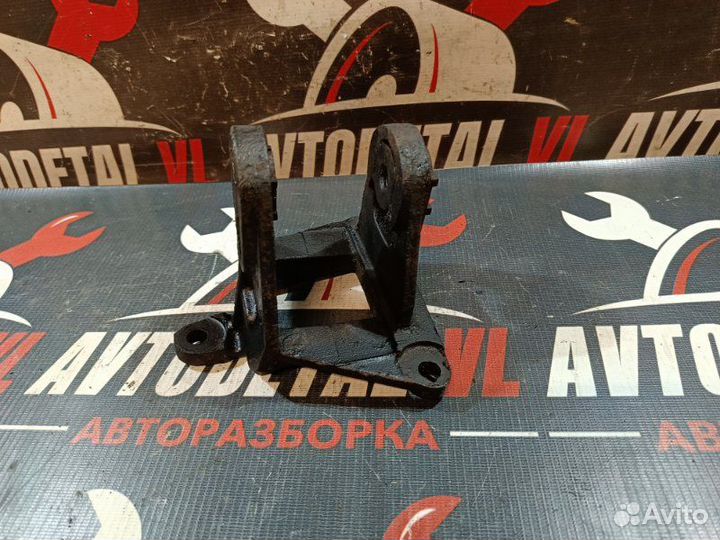 Кронштейн двигателя Ford Mondeo 2 универсал 1.6