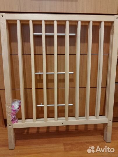 Детская деревянная кровать