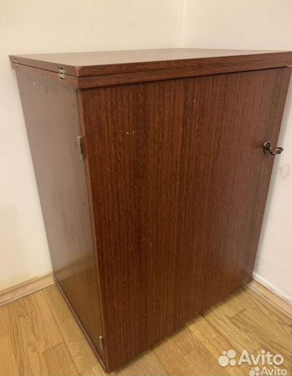 Швейная машина Чайка 142