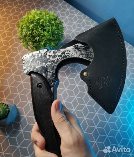 Топор туристический