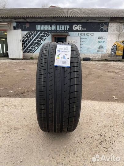 Triangle Sports TH201 235/35 R20