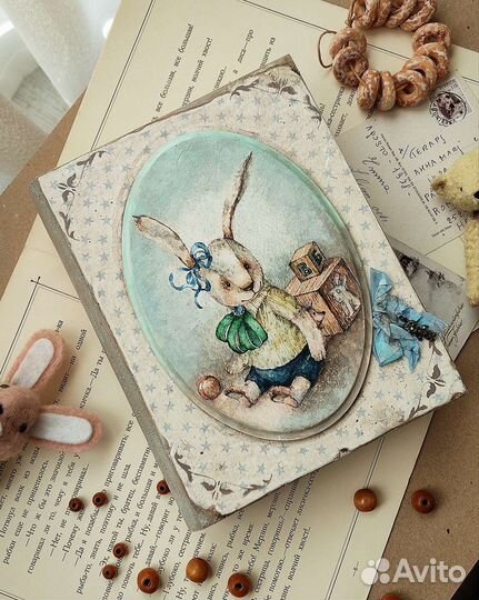 Деревянная шкатулка книга. Зайчик