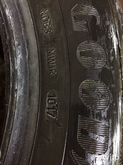 Goodyear Ultra Grip Ice Arctic 2 215/55 R16