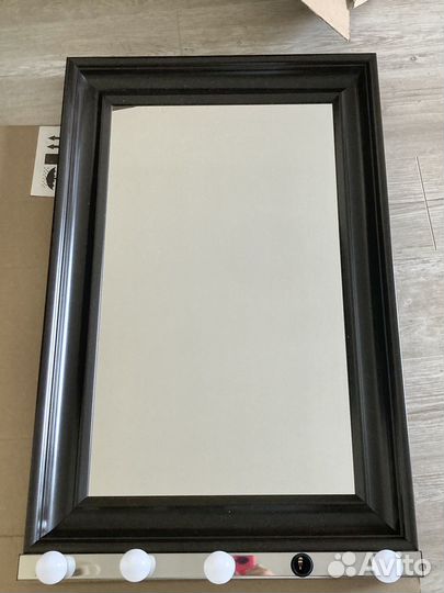 Зеркало настенное с подсветкой