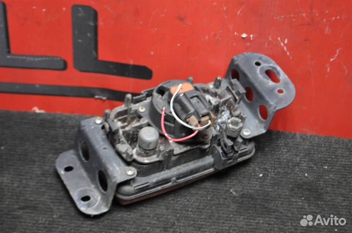 Туманка правая toyota corolla ZZE121