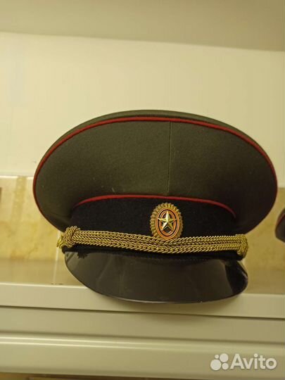 Фуражка офицерская и рубашки