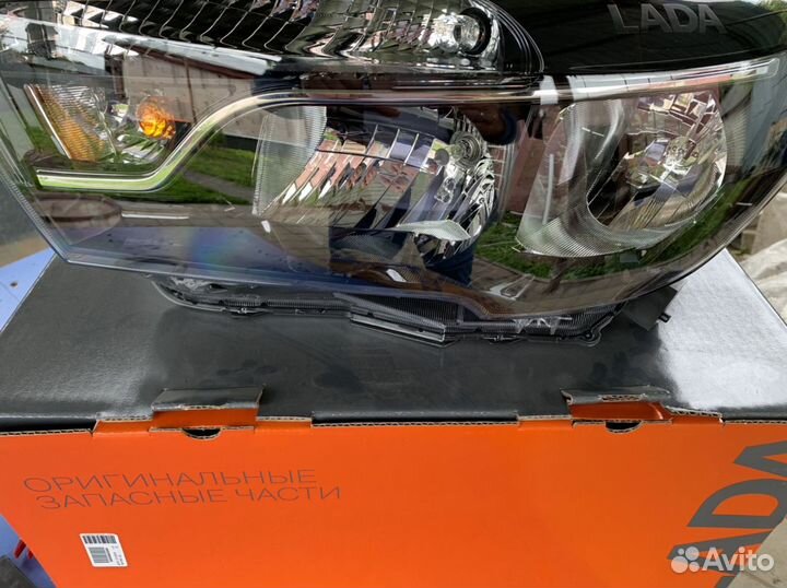 Фара Веста передняя левая/правая