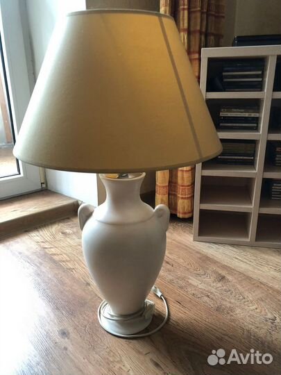 Лампа настольная