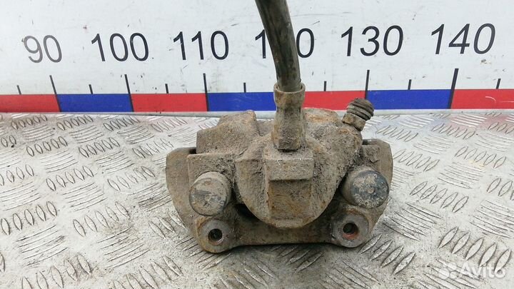 Суппорт задний правый Volvo S80 2000