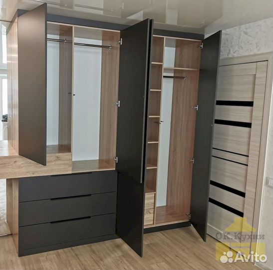 Дверный шкаф