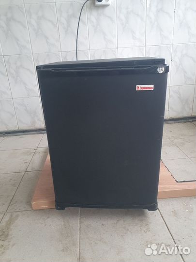Продам мини холодильник