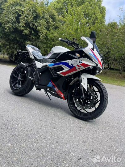 Электромотоцикл BMW RR