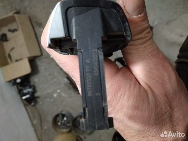 Ручка двери правая Citroen C4 Picasso